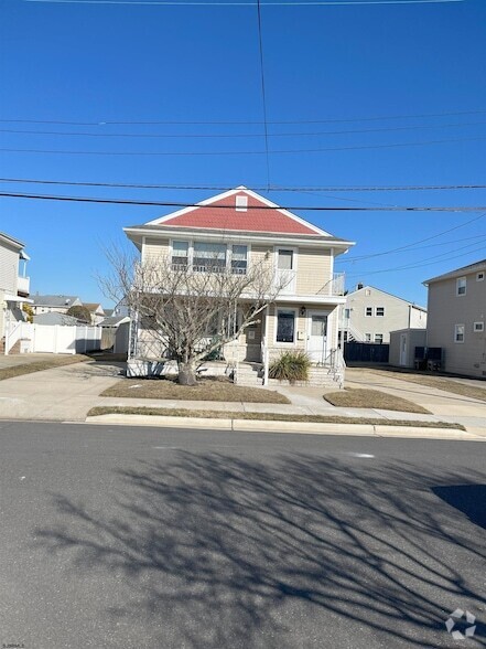 Building Photo - 217 N Swarthmore Ave Rental