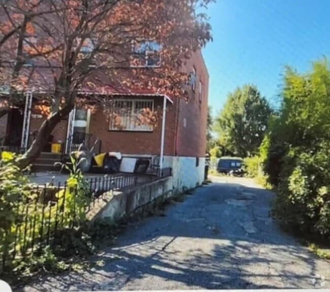Building Photo - 150-14 58th Ave Rental