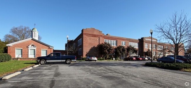 Olde School Commons - Olde School Commons Apartments