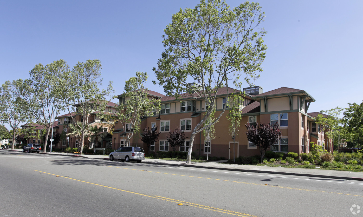 Primary Photo - Broadmoor Plaza Apartments