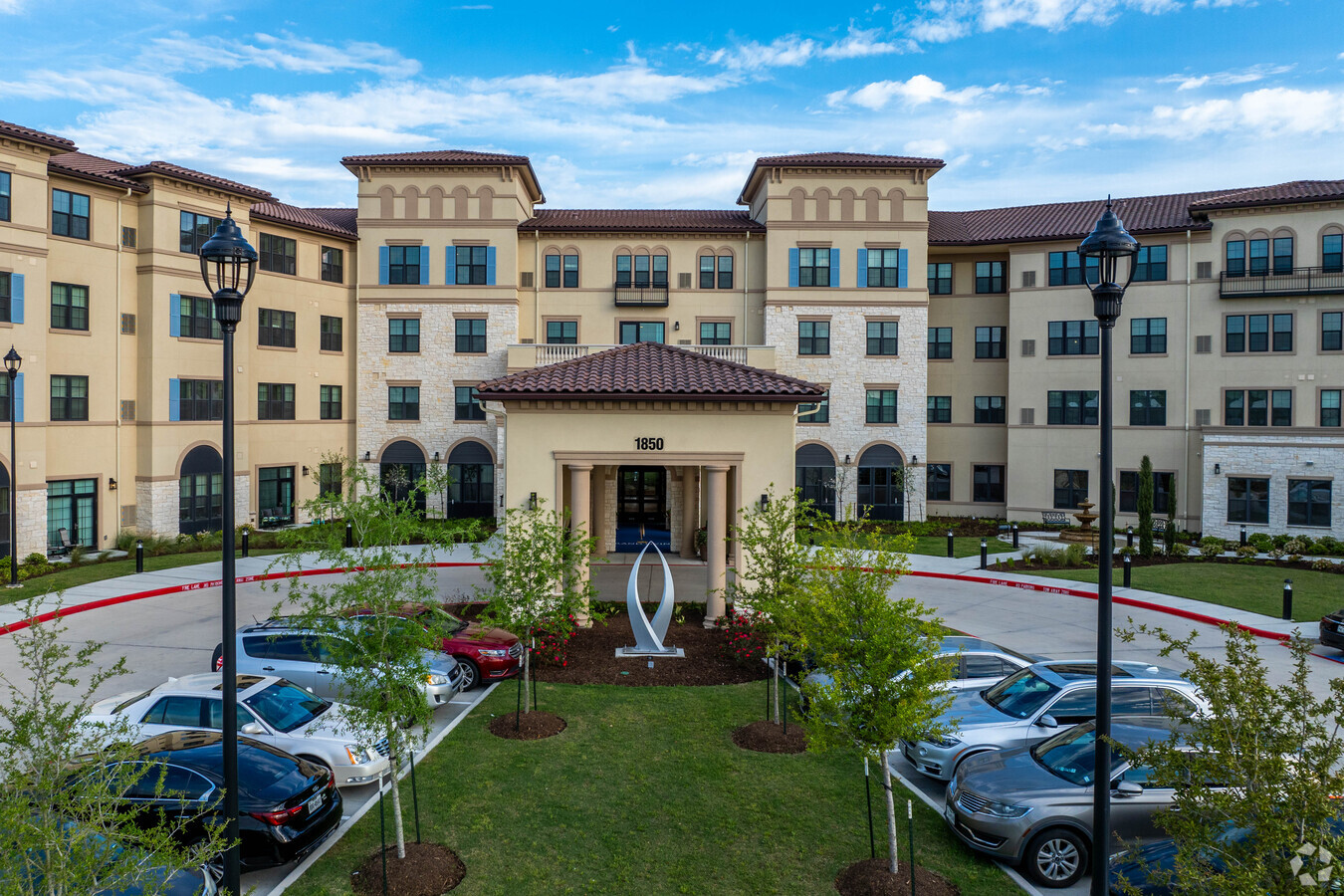 1850 E League City Pky League City, TX - Grand Living at Tuscan Lakes Apartments