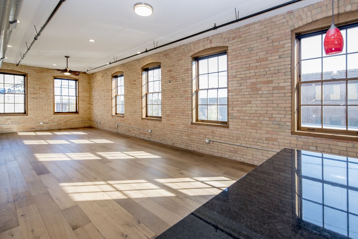 Floor Plan - 210