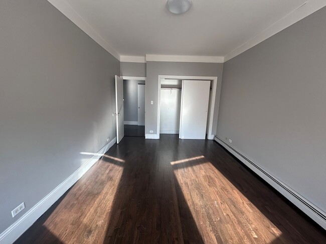 368 E 59th St Unit 3 Condo - Chicago, Illinois - 1 Unit Available 