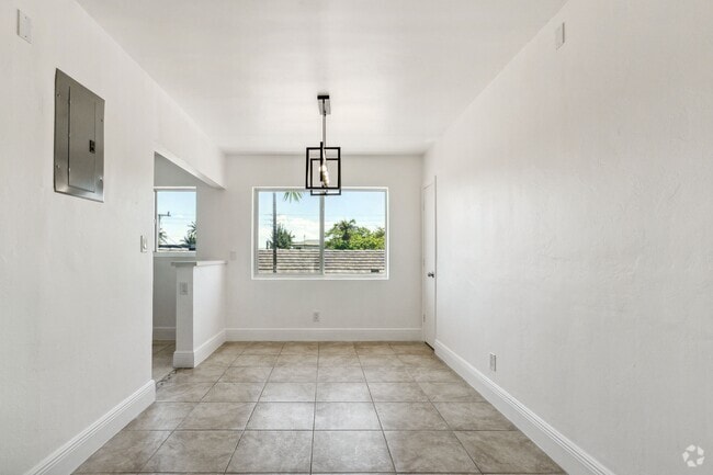 Building Photo - 820 83rd St Rental