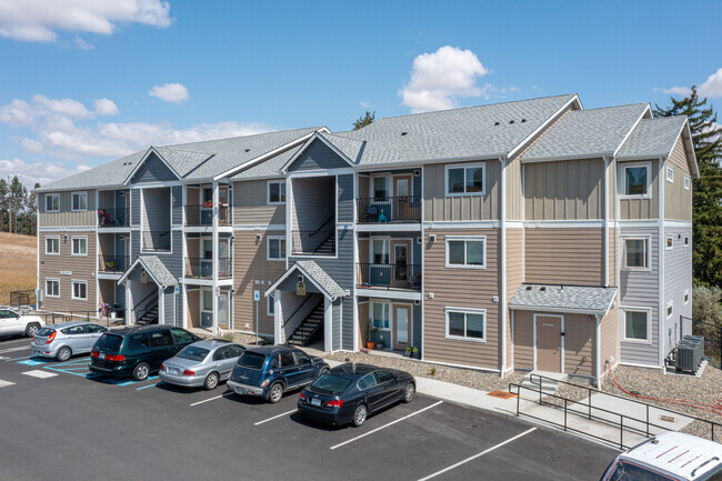 Building Photo - The Riverview Apartments