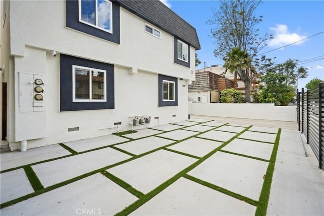 Photo - 7010 Lennox Ave Townhome