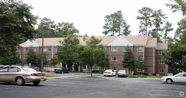 Building Photo - Wellesley Commons Rental