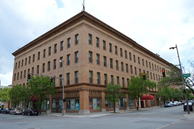 Building Photo - Renaissance Senior Apartments