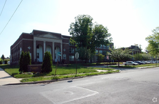 Photo - Rittenhouse School Apartments
