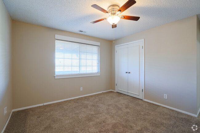 TWIN LAKES APARTMENTS - Wichita, Kansas - 3 units available | After55