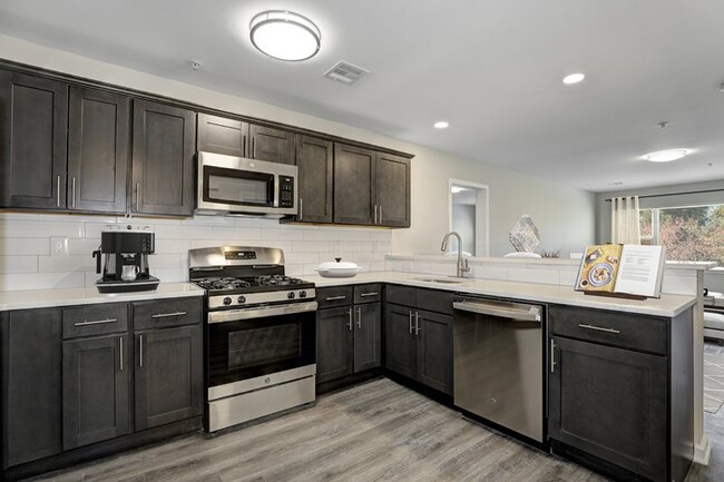 Building Photo - Spring Mill Manor Rental