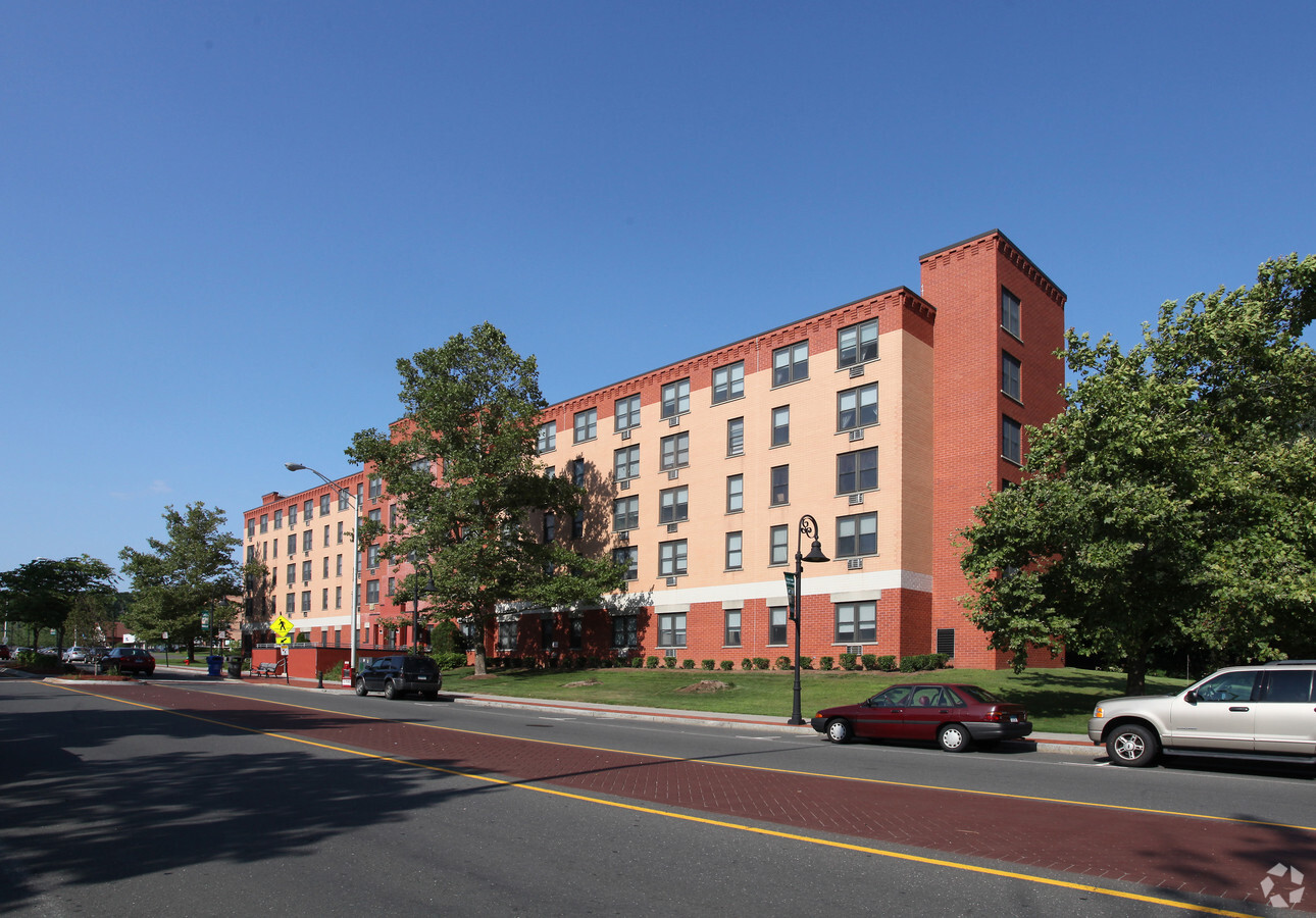 Anthony Delorenzo Towers - Anthony Delorenzo Towers Apartments