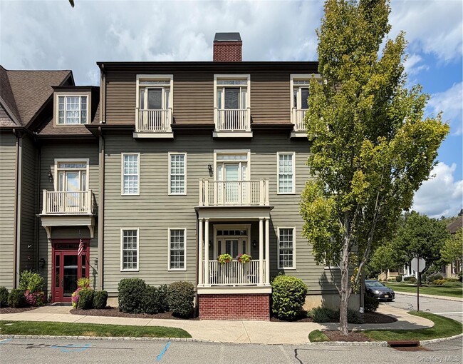 Building Photo - 19 Cropsey St