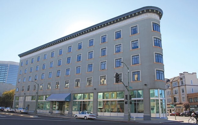 Building Photo - San Pablo Hotel Rental