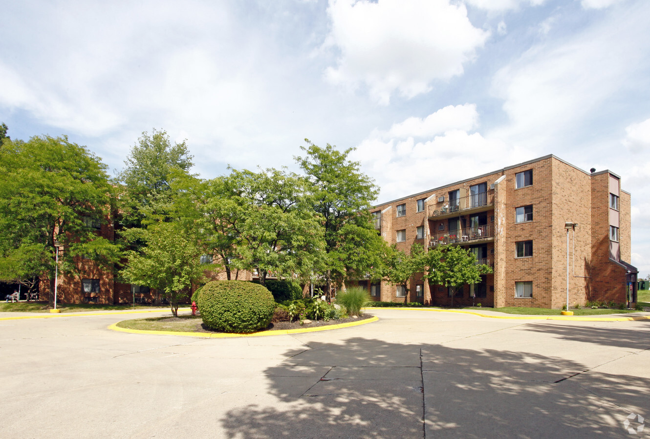 Tallmadge Acres - Tallmadge Acres Apartments