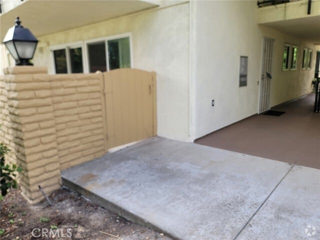 Building Photo - 2237 Via Puerta Rental