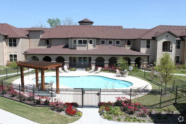 Building Photo - Fairways At Sammons Park Rental