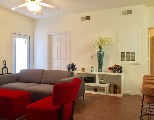 Knightsbridge Senior Apartments Humble, Texas 7 units available After55