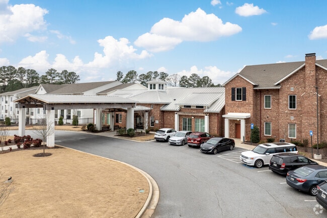 Building Photo - Claiborne at Newnan Lakes