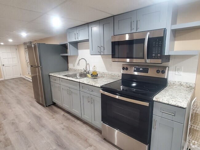 Building Photo - 374 Bowdoin St Rental