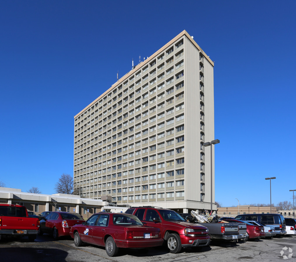 Photo - Wyandotte Towers Apartments