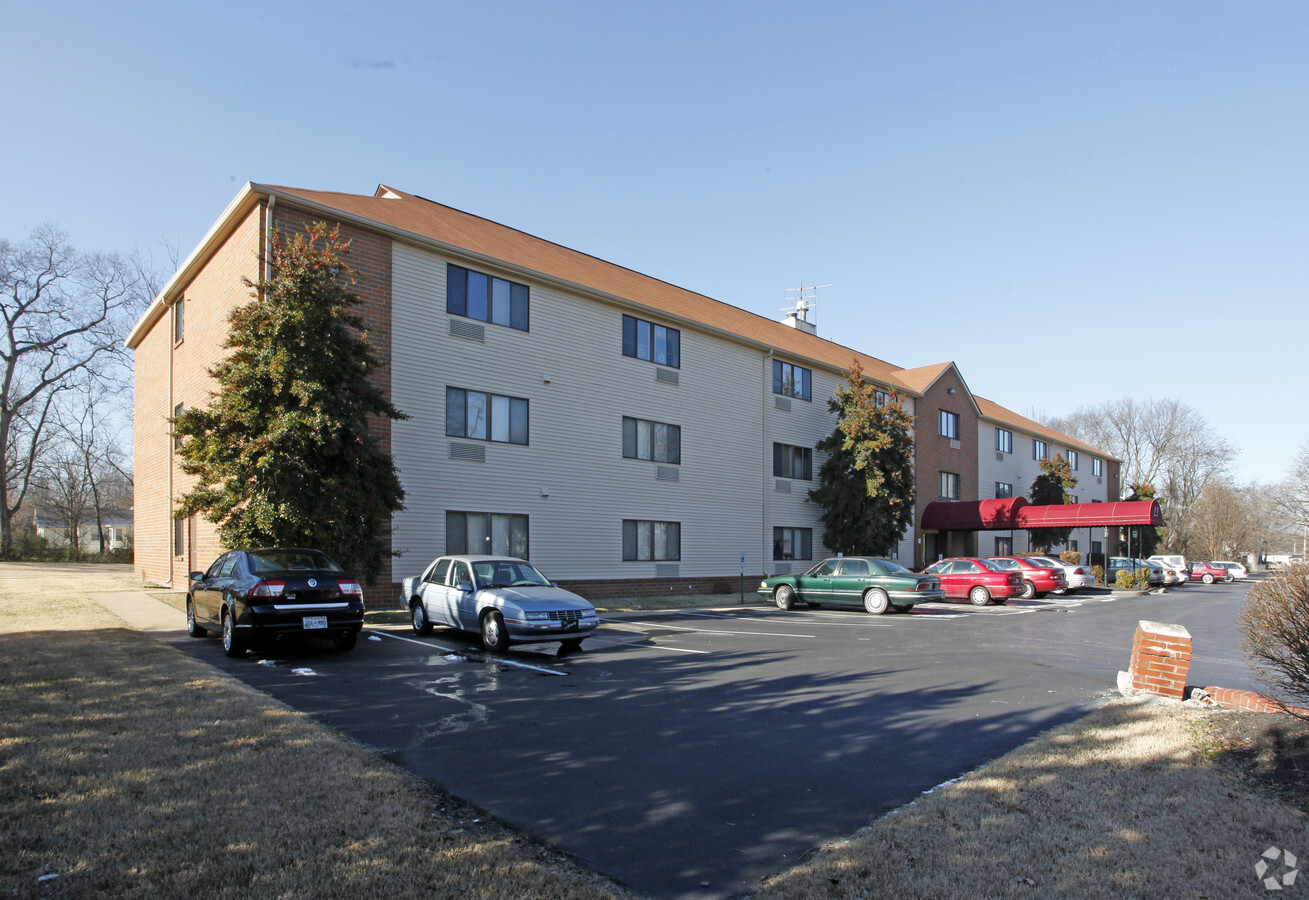 Lebanon Square - Lebanon Square Apartments