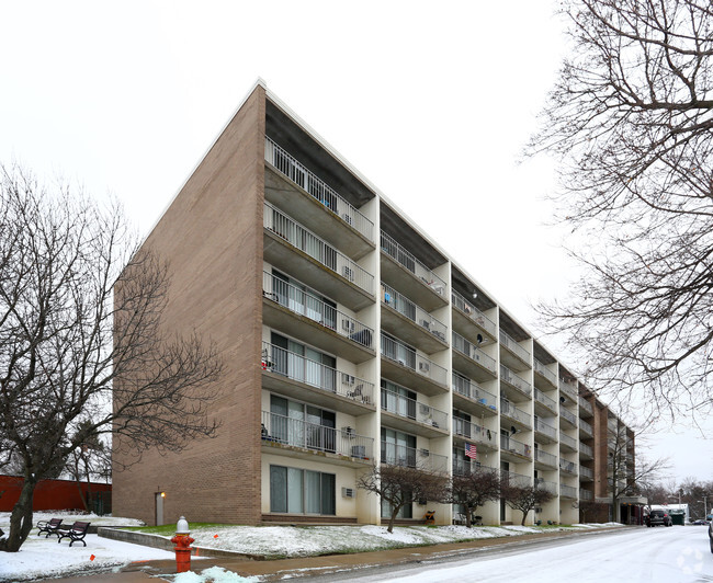 Primary Photo - Lorain Square Rental