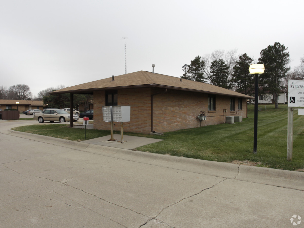 Photo - Fencerock Court Apartments