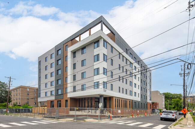 Building Photo - H.R. Crawford Gardens Rental