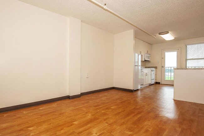 Building Photo - Old Hickory Towers Rental