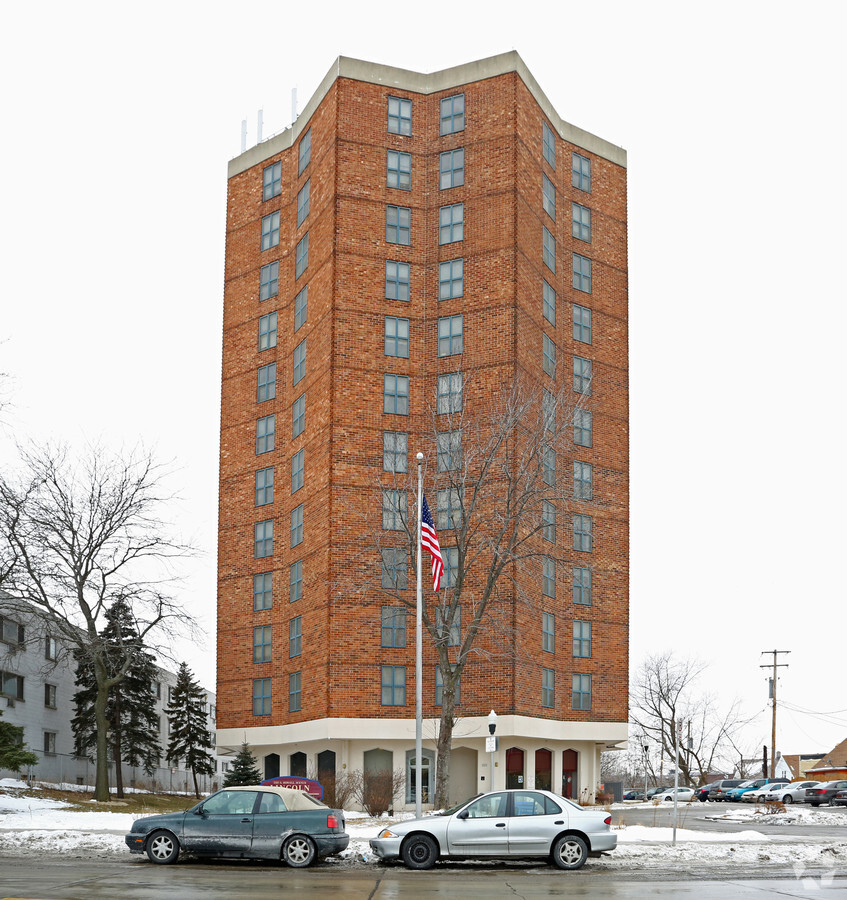 Photo - Lincoln Court Apartments