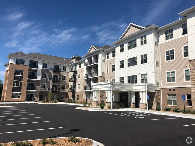 Building Photo - Frost English Silver 55+ Rental