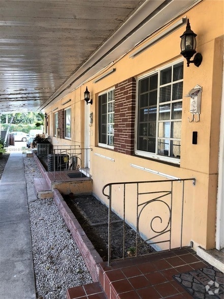 Building Photo - 751 SW 10th St Rental