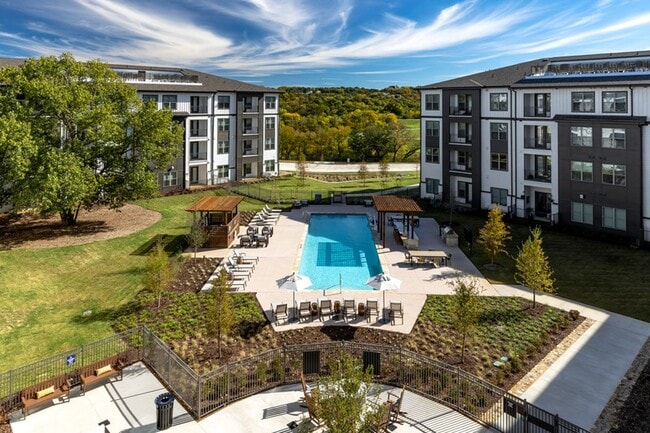 Outdoor Amenities - Overture River District 55+ Active Adult A... Apartments