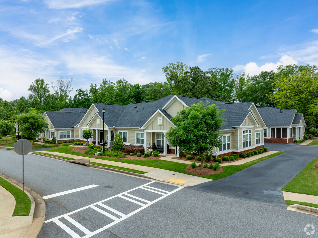 Cherokee Station - Cherokee Station Apartments