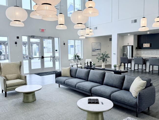 GrandView Community Room - GrandView 55+ Luxury Living Apartments