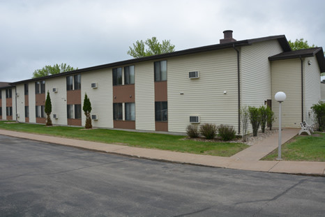 Waupaca - 400 S Western Ave Apartments