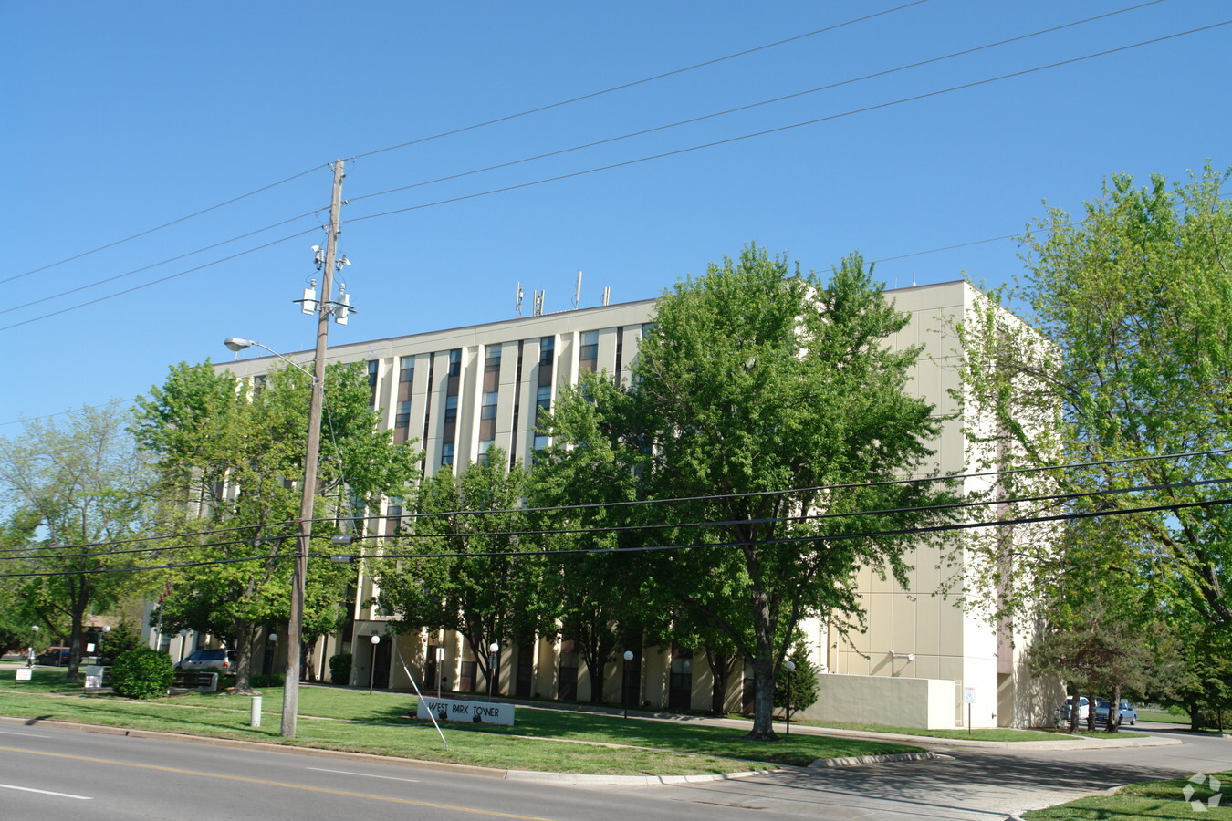 West Park Tower - West Park Tower Apartments