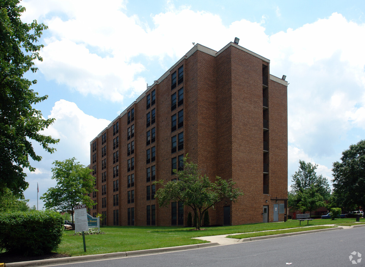 Spellman House Apartments - Spellman House Apartments