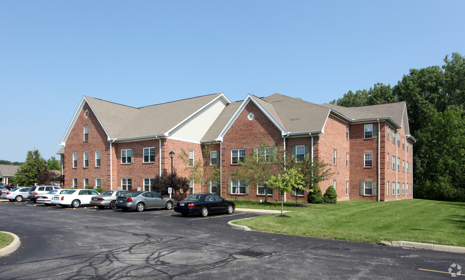 Woodview Court - Woodview Court Apartments