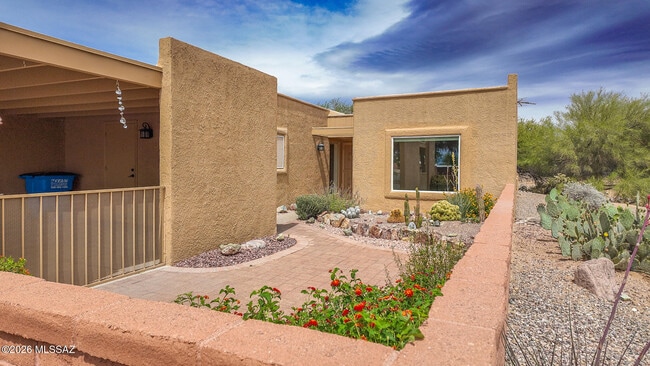Building Photo - 724 W Rio San Pedro