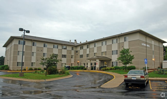 Building Photo - Luther Knoll Apartments