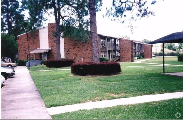 Building Photo - Woodvale Place Apartments