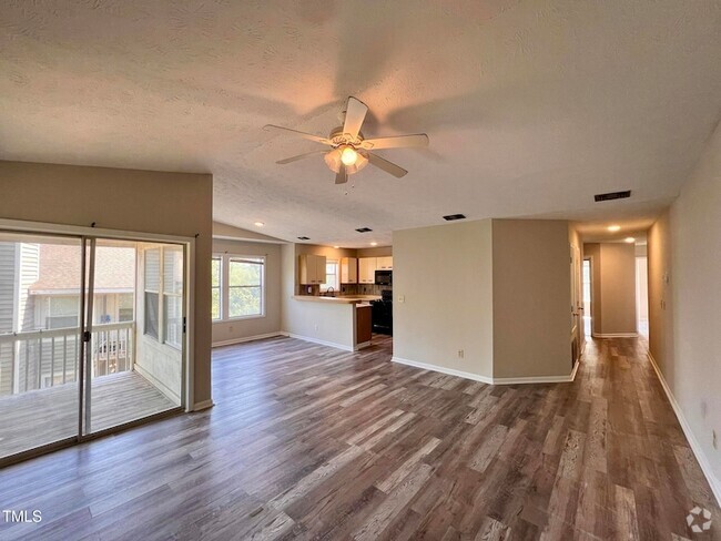 Building Photo - 1006 Wood Creek Dr Rental
