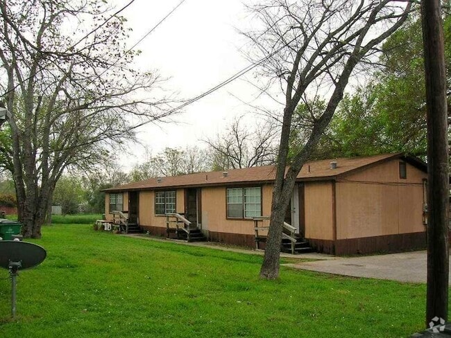 Building Photo - 205 E Elm St Rental