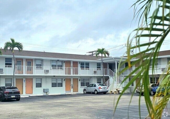 Building Photo - 810 Lake Shore Dr Rental