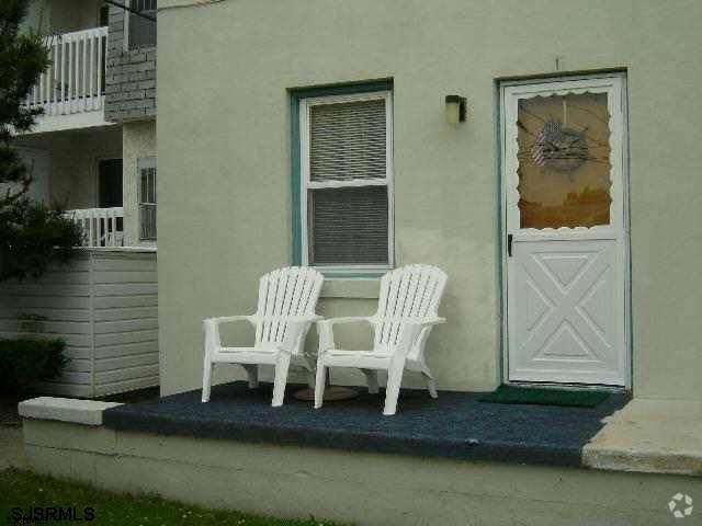 Building Photo - 9505 Ventnor Ave Rental