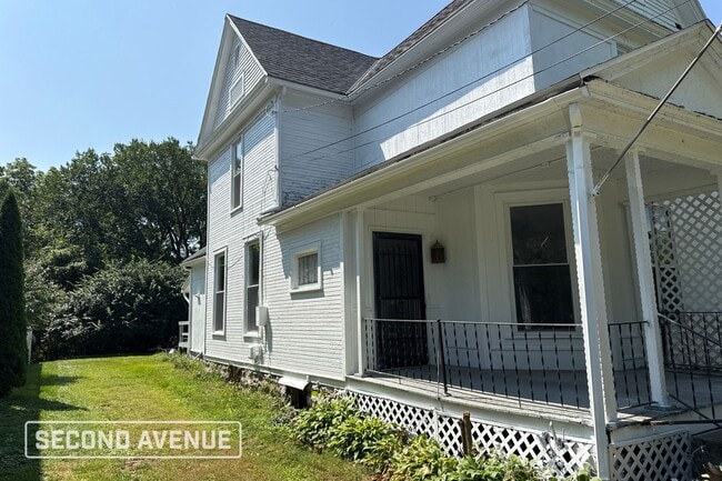 Building Photo - 1111 Hayes Ave Rental