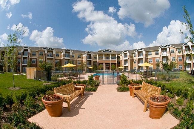 Building Photo - Mariposa Ella Boulevard 55+ Apartment Homes