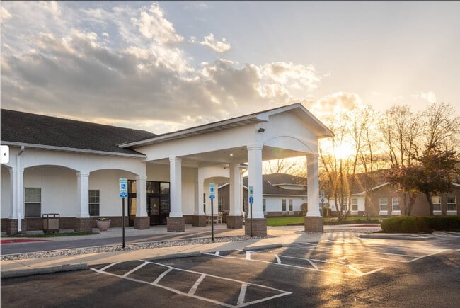 Building Photo - Villages of Jackson Creek